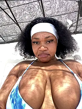 Snapshot of CuteSexyBoobz chatting on 10/07/25, 09:43 CuteSexyBoobz online show from 10/07/25, 09:43