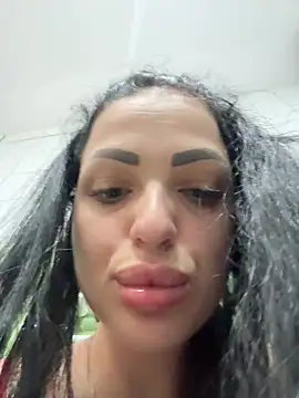 Snapshot of IrisRossie chatting on 07/15/26, 05:47 IrisRossie online show from 07/15/26, 05:47