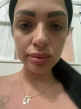 Snapshot of IrisRossie chatting on 07/21/26, 05:53 IrisRossie online show from 07/21/26, 05:53