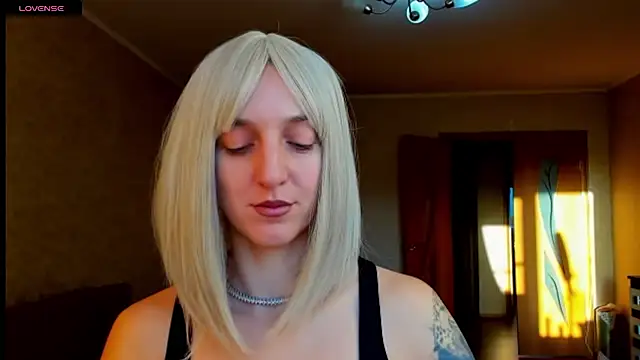 desired zzoya online show from 11/18/25, 02:59