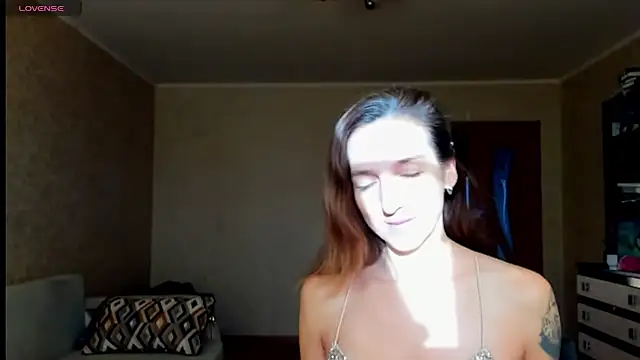 desired zzoya online show from 10/25/25, 02:44