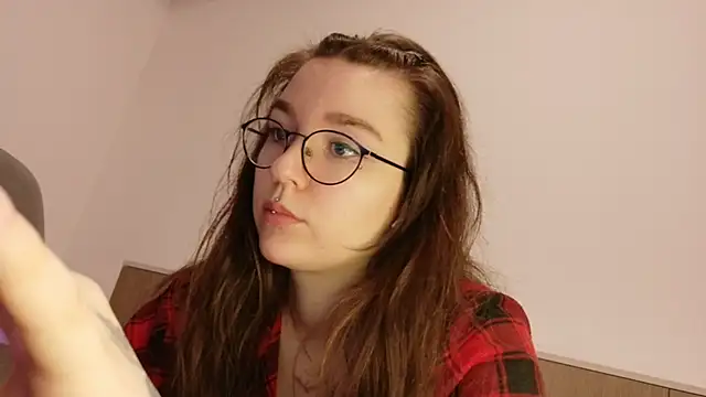 BeeBlossom online show from 11/26/25, 03:23