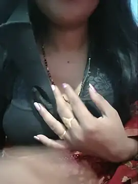 Snapshot of Sexyradha_ chatting on 07/05/26, 05:36 Sexyradha online show from 07/05/26, 05:36