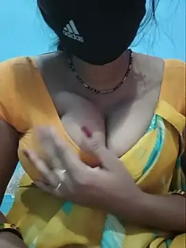 Snapshot of Sexyradha_ chatting on 06/30/26, 04:29 Sexyradha online show from 06/30/26, 04:29