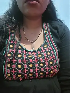 Snapshot of Sexyradha_ chatting on 07/12/26, 06:20 Sexyradha online show from 07/12/26, 06:20
