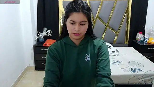 Snapshot of kangomez chatting on 03/16/25, 06:20 kangomez online show from 03/16/25, 06:20