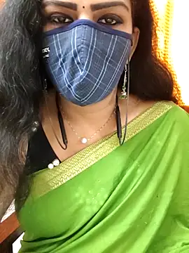 Snapshot of ashmitha chatting on 11/22/25, 03:27 ashmitha online show from 11/22/25, 03:27