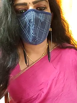 Snapshot of ashmitha chatting on 10/15/25, 04:00 ashmitha online show from 10/15/25, 04:00