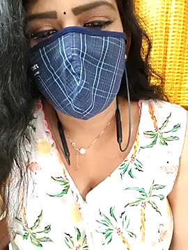 Snapshot of ashmitha chatting on 11/03/25, 06:00 ashmitha online show from 11/03/25, 06:00