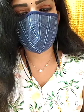 Snapshot of ashmitha chatting on 11/14/25, 07:17 ashmitha online show from 11/14/25, 07:17