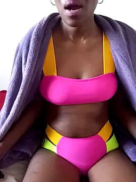 Snapshot of Missvixen81 chatting on 11/12/25, 05:11 Missvixen81 online show from 11/12/25, 05:11