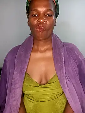 Missvixen81 online show from 04/17/26, 07:28