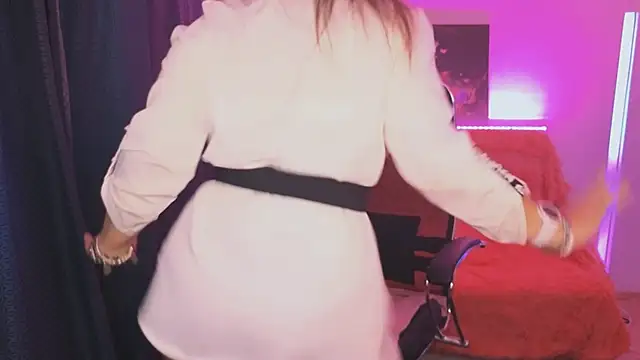 Snapshot of AnielaFox chatting on 03/19/25, 05:52 AnielaFox online show from 03/19/25, 05:52