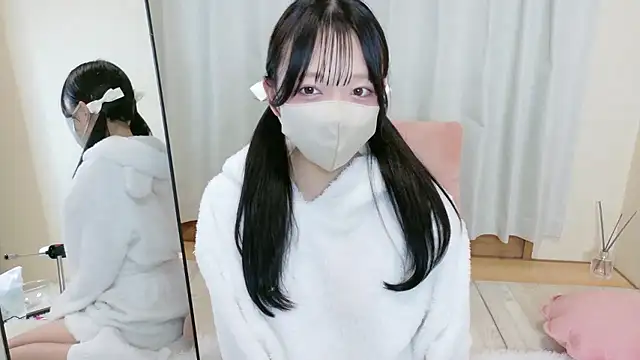 mami-pokoch online show from 11/13/25, 08:02