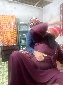 Snapshot of Pakhi_Couple_69 chatting on 12/22/25, 05:13 Pakhi Couple 69 online show from 12/22/25, 05:13