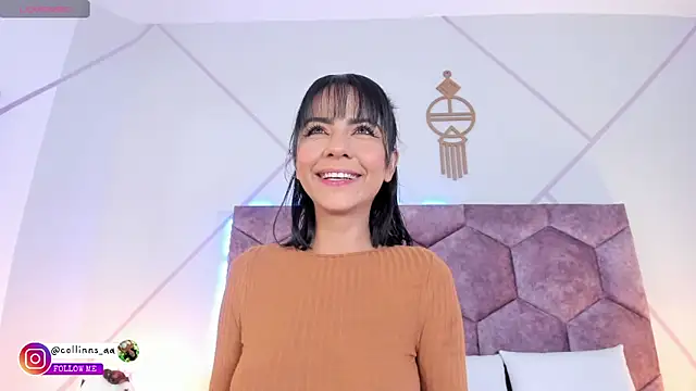 aurora collinss  online show from 11/19/25, 12:49