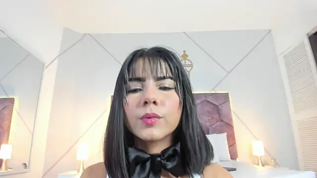 aurora collinss  online show from 10/28/25, 02:38