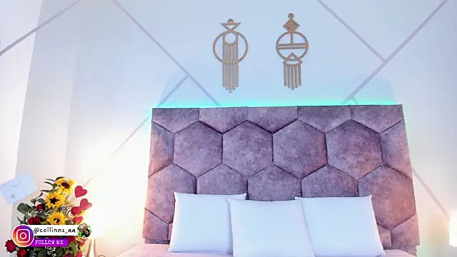 aurora collinss  online show from 12/03/25, 12:37