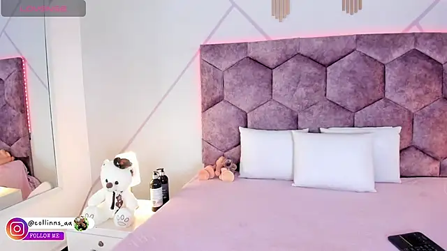 aurora collinss  online show from 01/19/26, 12:42