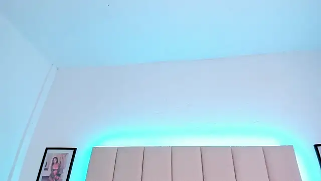 aurora collinss  online show from 03/19/26, 08:31