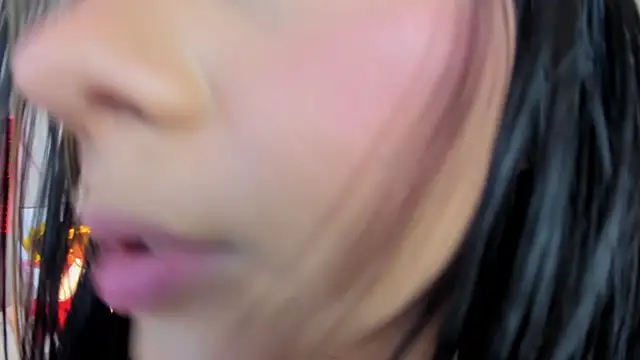 aurora collinss  online show from 10/18/25, 12:18