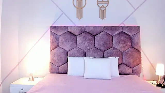 aurora collinss  online show from 11/23/25, 12:59