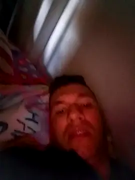 Snapshot of Fernan3135 chatting on 02/20/26, 01:35 Fernan3135 online show from 02/20/26, 01:35