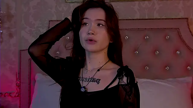 Snapshot of HeatherSweet_ chatting on 10/22/25, 05:23 HeatherSweet online show from 10/22/25, 05:23