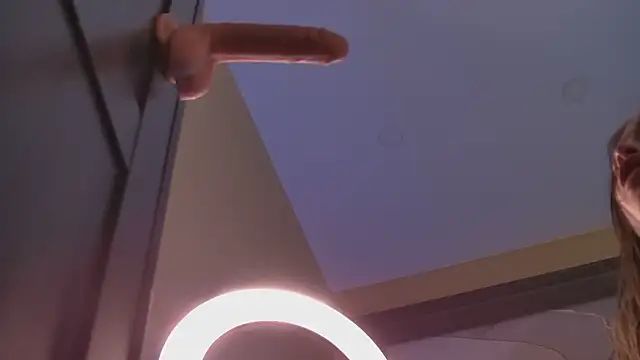 Snapshot of Amanda_River chatting on 10/04/25, 06:48 Amanda River online show from 10/04/25, 06:48