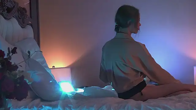 Snapshot of Amanda_River chatting on 11/24/25, 06:08 Amanda River online show from 11/24/25, 06:08