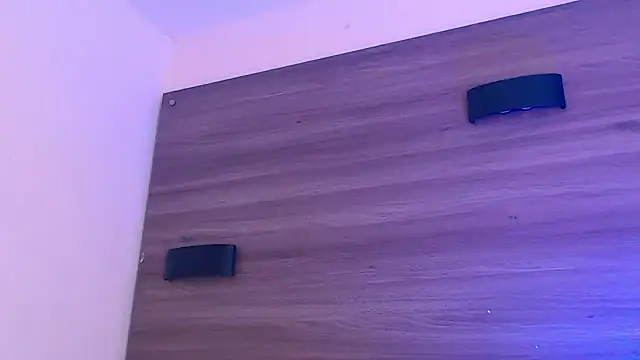 SashaNova online show from 11/28/25, 04:01