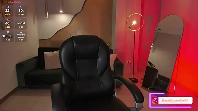 Snapshot of MaddisonCollins chatting on 02/26/26, 12:05 MaddisonCollins online show from 02/26/26, 12:05