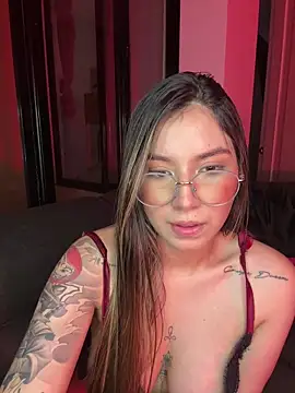 Snapshot of MaddisonCollins chatting on 02/13/26, 12:43 MaddisonCollins online show from 02/13/26, 12:43