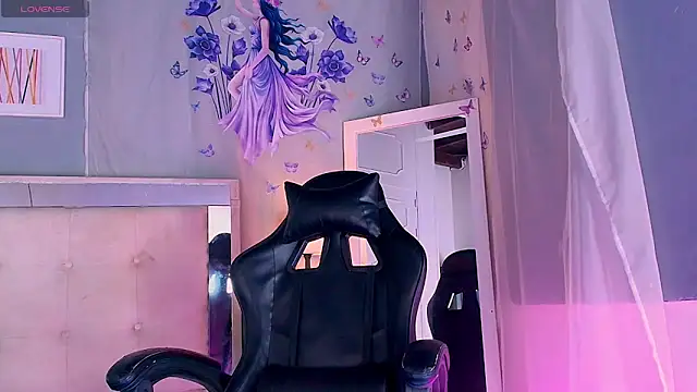 Emily Castillo 1 online show from 04/17/26, 04:48