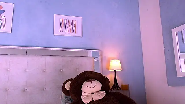 Emily Castillo 1 online show from 12/21/25, 04:58