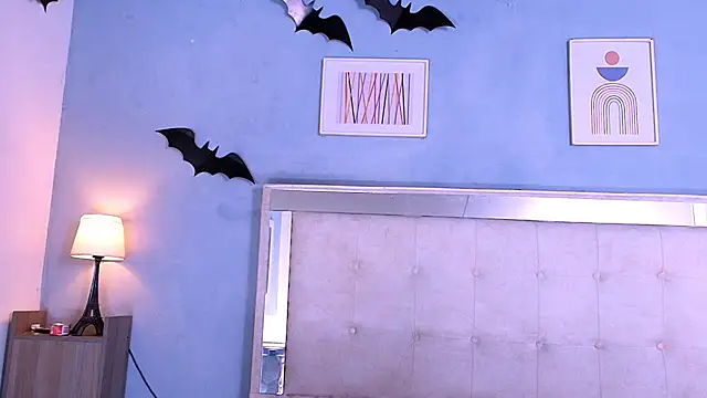 Emily Castillo 1 online show from 11/25/25, 04:57