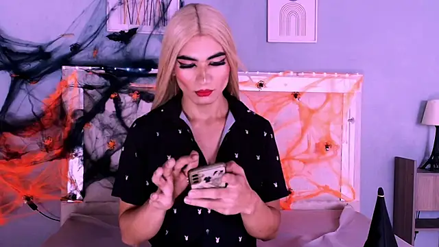 Emily Castillo 1 online show from 10/07/25, 01:17