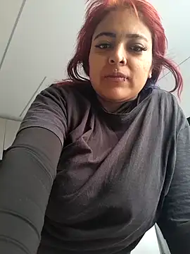 Snapshot of Sarah917 chatting on 10/04/25, 11:23 Sarah917 online show from 10/04/25, 11:23