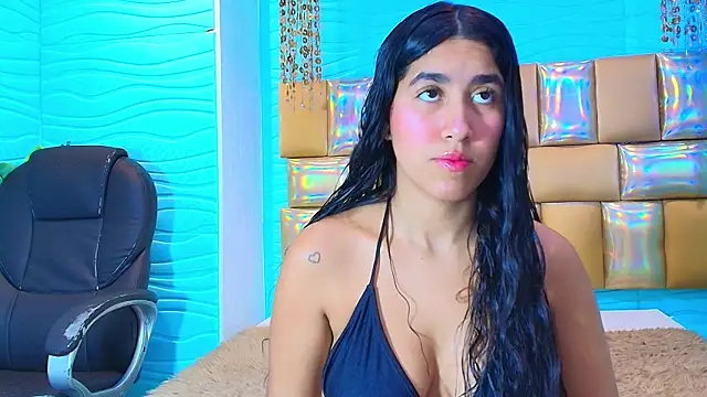 Mia Montess online show from 12/18/25, 05:06