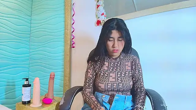 Snapshot of Mia_Montess chatting on 02/13/26, 01:11 Mia Montess online show from 02/13/26, 01:11