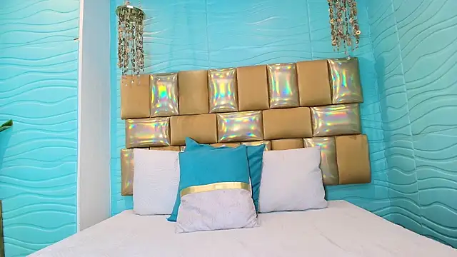 Mia Montess online show from 11/08/25, 12:52