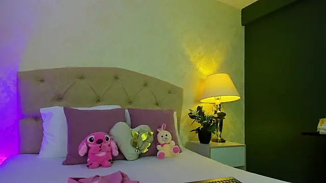 Mia Montess online show from 04/08/26, 01:12