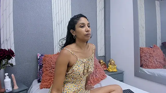 Lucy Canel online show from 09/10/25, 07:24