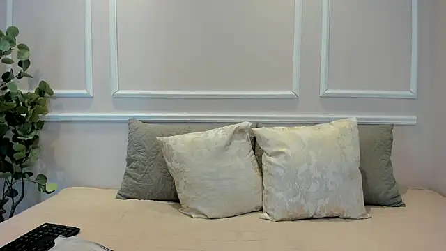 Lucy Canel online show from 01/07/26, 07:19