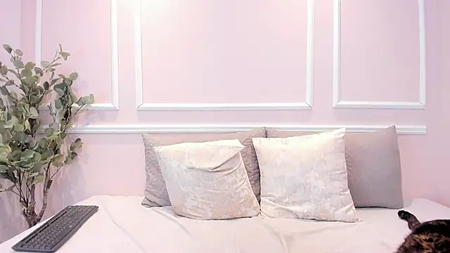 Lucy Canel online show from 02/15/26, 06:07