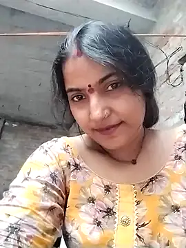 Snapshot of Maidangirl chatting on 10/09/25, 04:24 Maidangirl online show from 10/09/25, 04:24