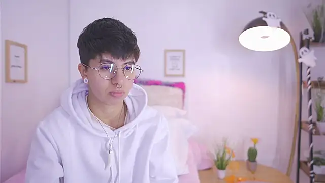 tommy blue online show from 10/29/25, 01:43