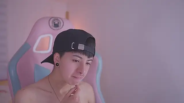 tommy blue online show from 11/24/25, 12:27