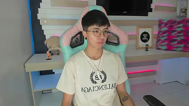 tommy blue online show from 12/04/25, 07:13