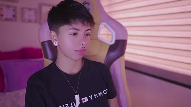 tommy blue online show from 03/20/26, 01:56